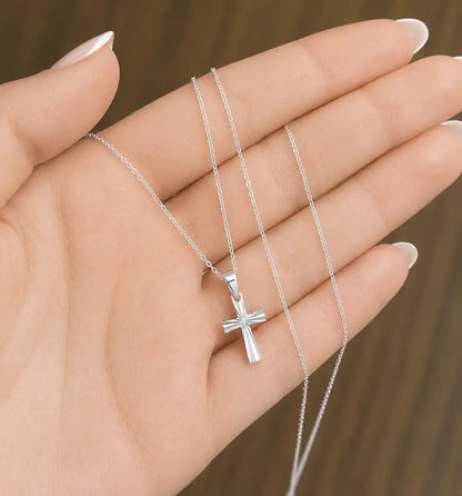 Kleine Kreuz Halskette aus 925 Silber mit diamantiertem Finish Bild 2